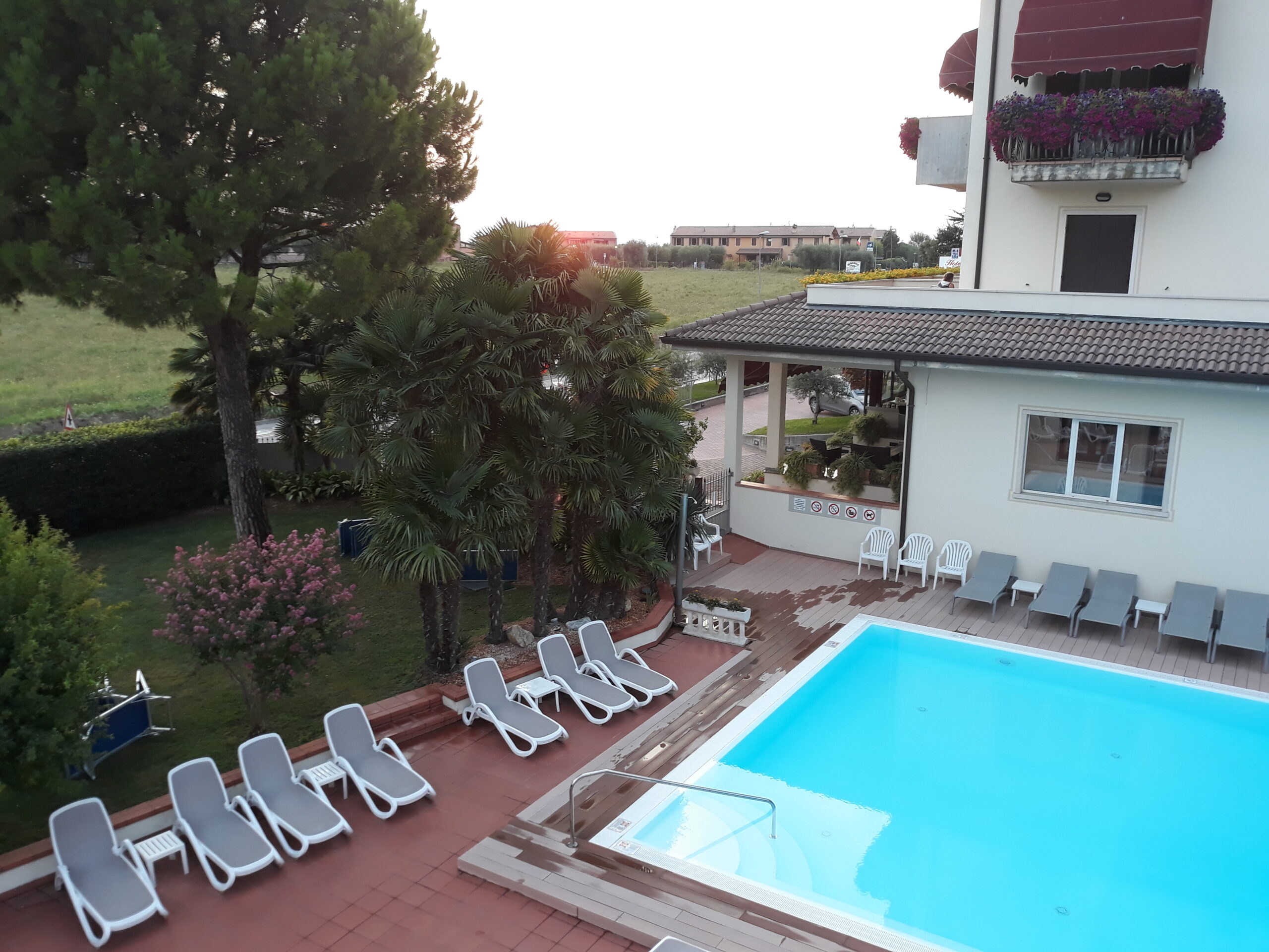 Hotel sul lago di Garda Avada Caterer Mobile App